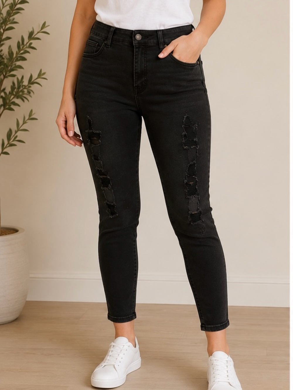 New York & Company Black High-Rise Distressed Ankle Jeans